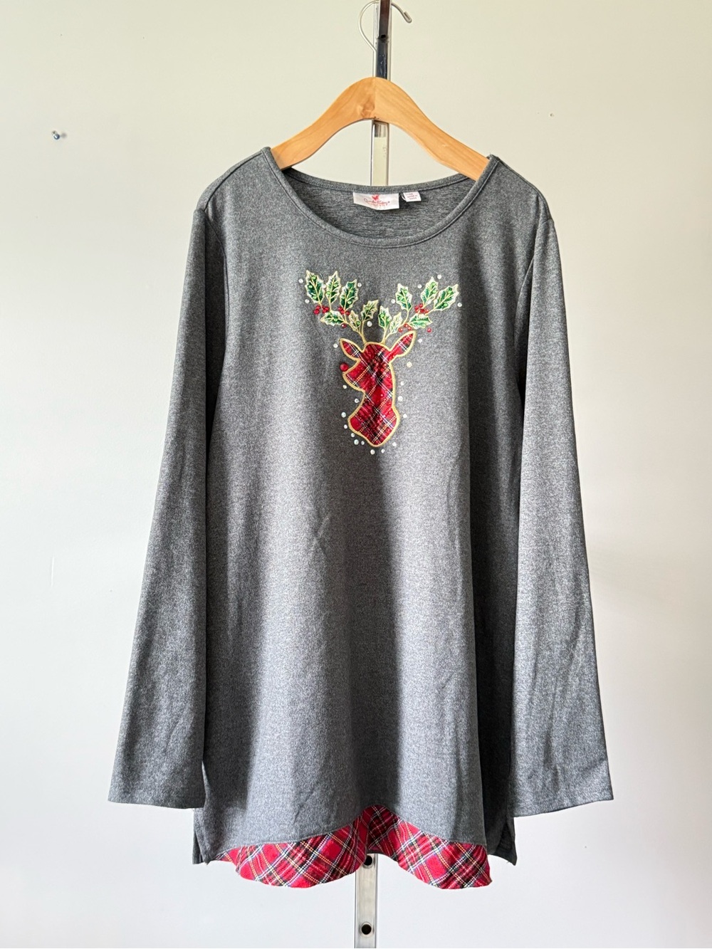 Quacker Factory Plaid Reindeer Layered Hem Tunic Top Gray 1X